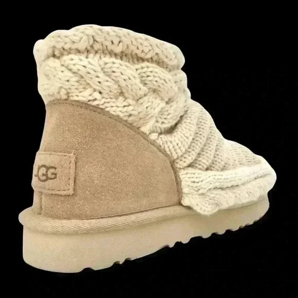Size 9 Ugg Natural Beige Classic Mini Chunky Knit Boots - Picture 7 of 14